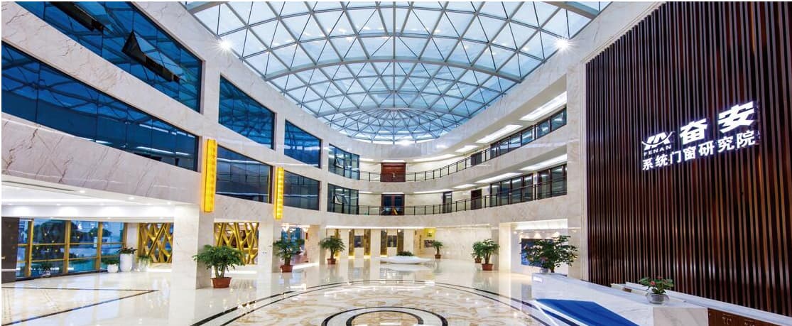 Раскрытие безграничных возможностей промышленного дизайна: FOEN изучает различные типы и области применения экструдированных алюминиевых рам